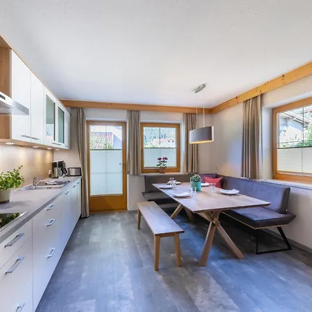 Elisabeth Apartment *